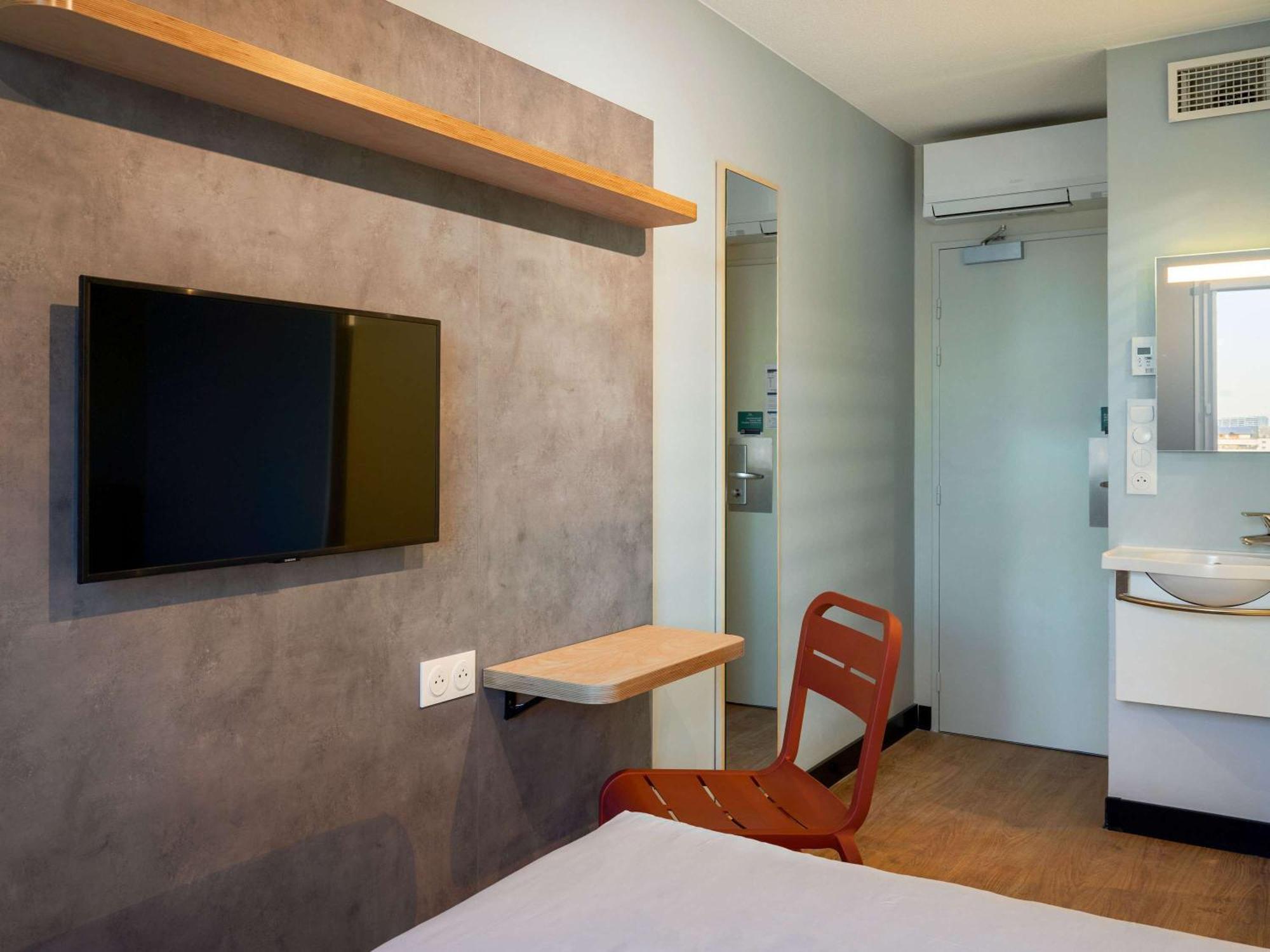 Ibis Budget Issy Les Moulineaux Paris Ouest Экстерьер фото